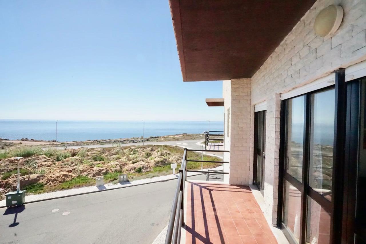 Deluxe Oceanfront - Vue Sur La Mer Peniche Exterior photo